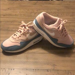 Air max 1 celestial teal and pale pink
